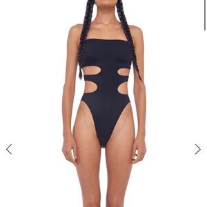 Norma Kamali One Piece Large